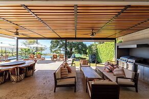 Exclusive House with Lake Chapala Access