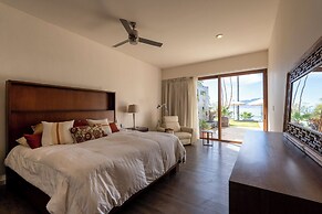 Exclusive House with Lake Chapala Access