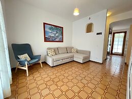 Relax in a Bright Villa in a Quiet Village