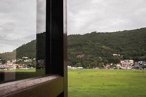 Nomads Beach - Adventure Hostels & Coworking