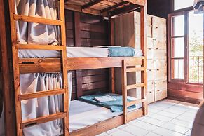 Nomads Beach - Adventure Hostels & Coworking