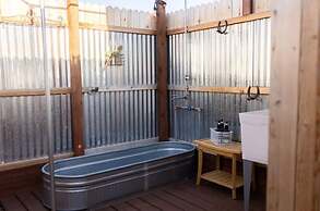 Cozy Glamping Retreat Between Zion & Bryce Canyon