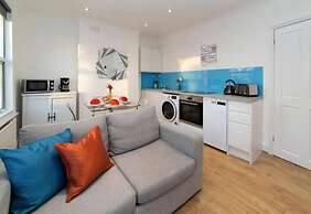 Charming Tower Bridge House