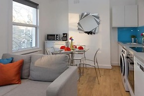 Charming Tower Bridge House