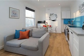 Charming Tower Bridge House