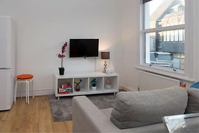 Charming Tower Bridge House