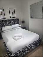 Charming Tower Bridge House