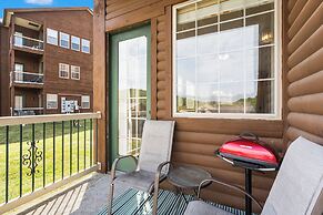 Blue Bird by Lake Escape - Near Silver Dollar City