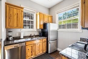 Blue Bird by Lake Escape - Near Silver Dollar City