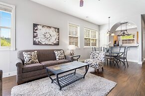 Blue Bird by Lake Escape - Near Silver Dollar City