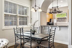 Blue Bird by Lake Escape - Near Silver Dollar City