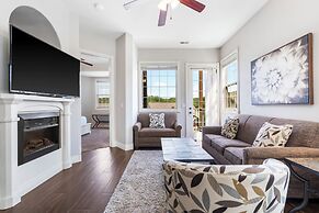 Blue Bird by Lake Escape - Near Silver Dollar City