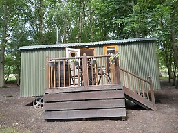 Little Greenwood Shepherd Hut