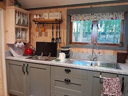 Little Greenwood Shepherd Hut