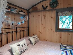 Little Greenwood Shepherd Hut
