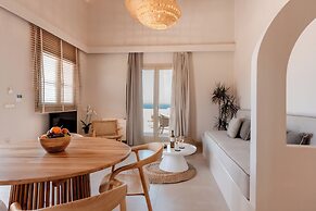 Halo Santorini- Living Experience