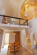 Halo Santorini- Living Experience