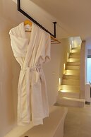 Halo Santorini- Living Experience