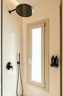 Halo Santorini- Living Experience