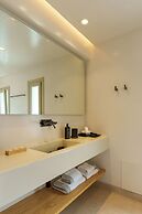 Halo Santorini- Living Experience