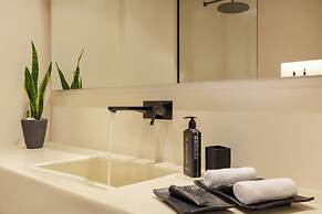 Halo Santorini- Living Experience