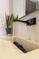 Halo Santorini- Living Experience