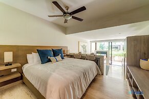 Studio with Roof Pool Near Beach