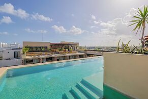 Studio with Roof Pool Near Beach