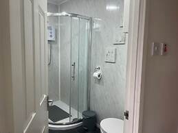 Seasideescape-2br-sleeps4-parking-petsok-fireplace