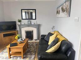 Seasideescape-2br-sleeps4-parking-petsok-fireplace