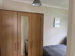 Seasideescape-2br-sleeps4-parking-petsok-fireplace