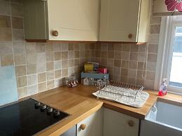 Seasideescape-2br-sleeps4-parking-petsok-fireplace