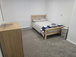 Friendly Retreat at Windermere Way Upto 6 Guests