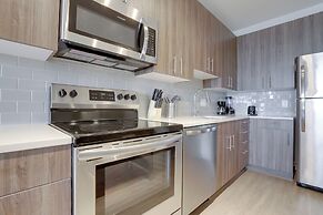 Stylish One-Bedroom Apt in Alexandria