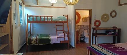 HOTEL CAFE MADAME PUERTO LOPEZ