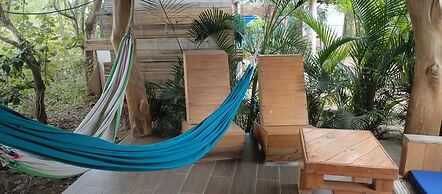 HOTEL CAFE MADAME PUERTO LOPEZ