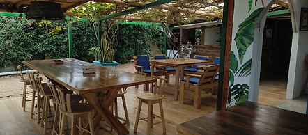 HOTEL CAFE MADAME PUERTO LOPEZ