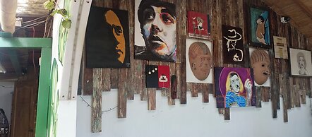 HOTEL CAFE MADAME PUERTO LOPEZ