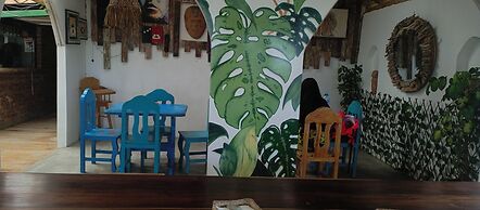 HOTEL CAFE MADAME PUERTO LOPEZ