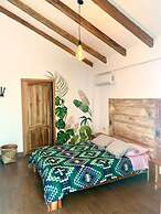 HOTEL CAFE MADAME PUERTO LOPEZ
