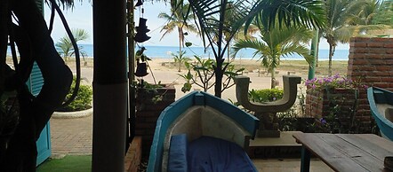 HOTEL CAFE MADAME PUERTO LOPEZ