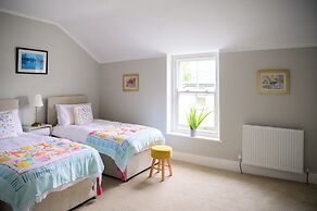 Buxton Bliss - Spacious 5 Bedroom House