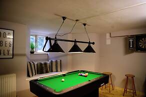 Buxton Bliss - Spacious 5 Bedroom House