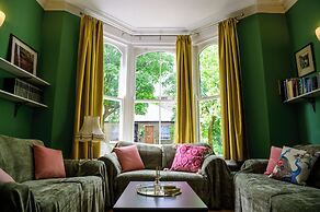 Buxton Bliss - Spacious 5 Bedroom House