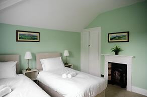 Buxton Bliss - Spacious 5 Bedroom House