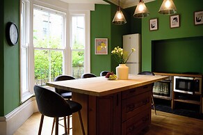 Buxton Bliss - Spacious 5 Bedroom House