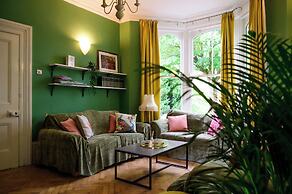 Buxton Bliss - Spacious 5 Bedroom House