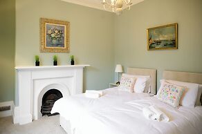 Buxton Bliss - Spacious 5 Bedroom House