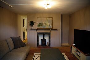 Buxton Bliss - Spacious 5 Bedroom House