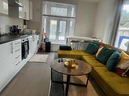 Lewisham Apartment Escape